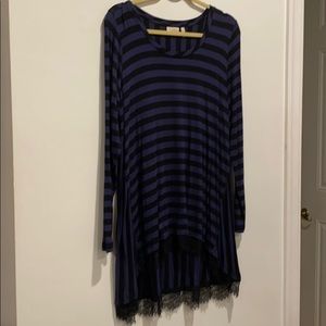 LOGO tunic black & blue stripes w black lace trim